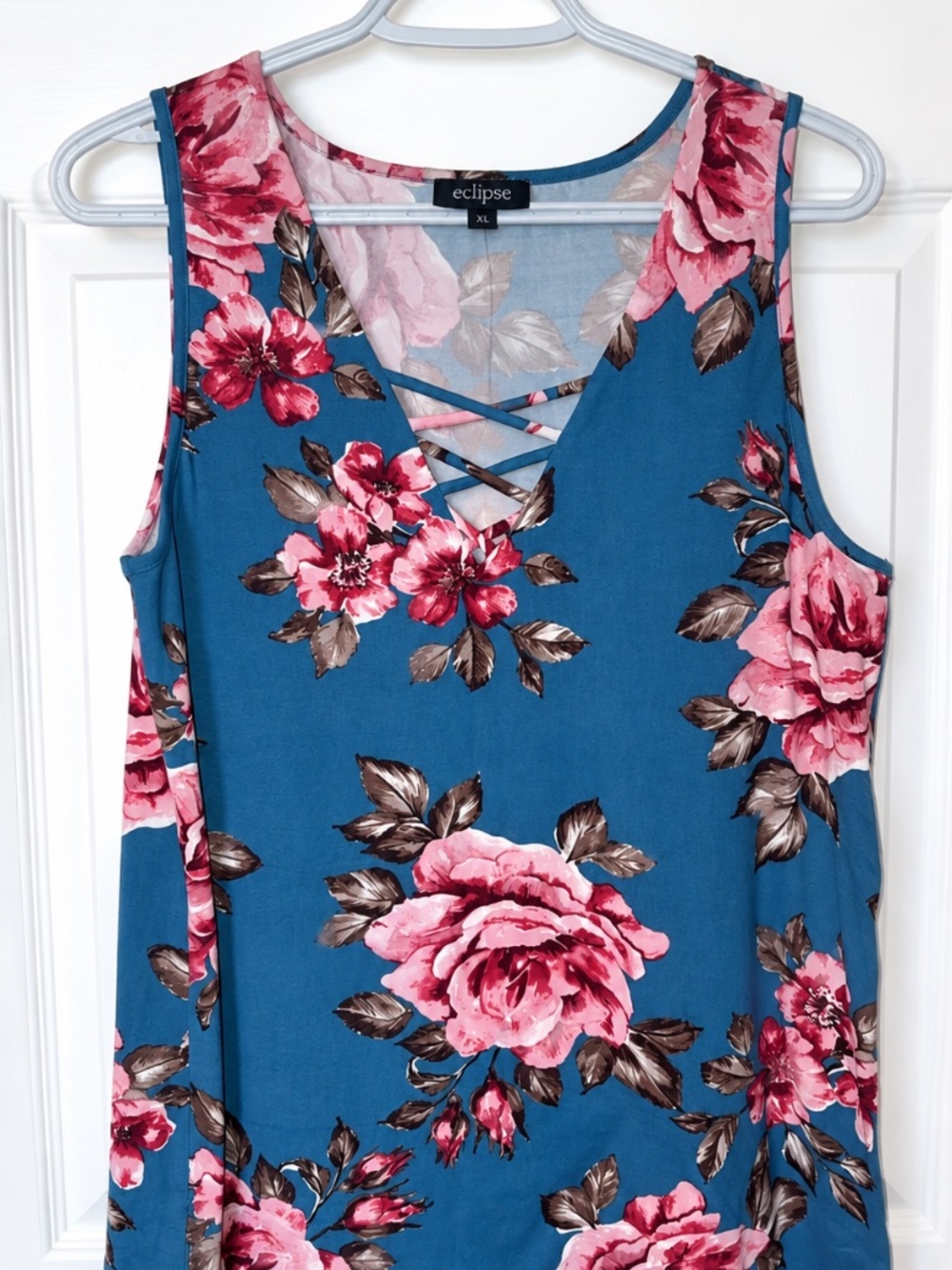 Eclipse Blue Floral Criss Cross V-Neck Tank Top XL